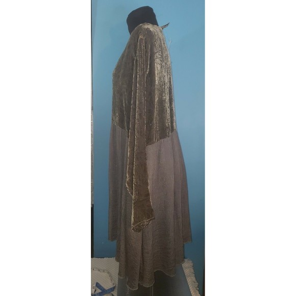 URU Kristine St. Rrik Womens Silk Blend Baby Doll Blouse Sz 1X OS Green Gray NWT - Picture 2 of 12